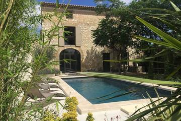 Location de vacances pour 10 personnes, avec jardin et terrasse à Caumont-sur-Durance