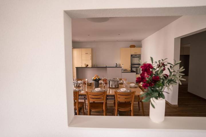 Ferienwohnung für 8 Personen, mit Balkon und Terrasse