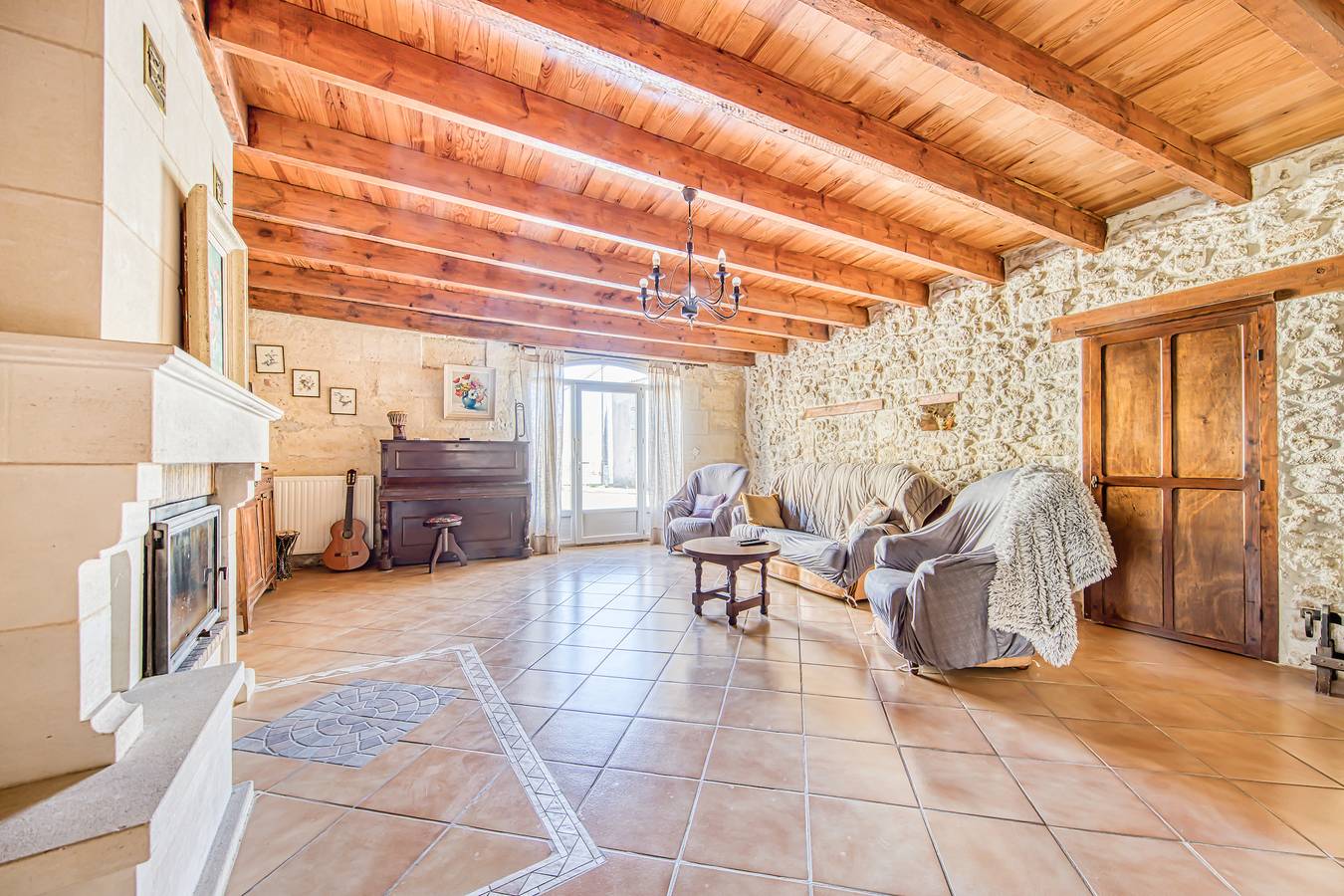 Villa 'St Genès' con jardín privado y Wi-Fi in Saint-Genès-de-Blaye, Región de Blaye