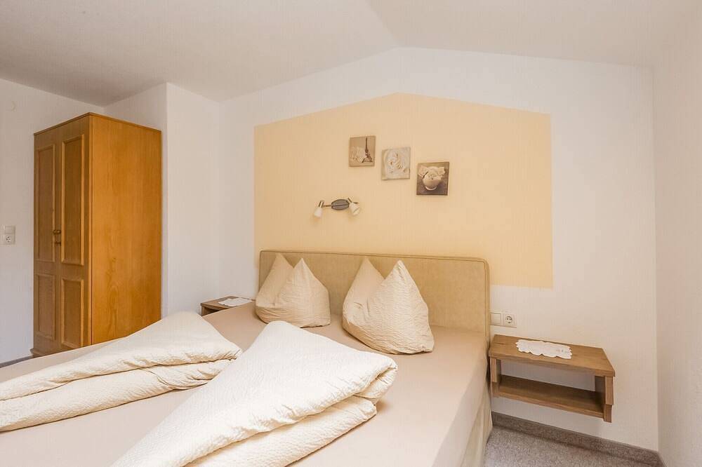 Ganze Wohnung, Wohnung in Hainzenberg nahe Skilift in Hainzenberg, Zillertaler Alpen