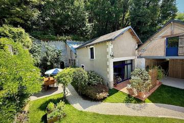 Gîte pour 4 personnes, avec terrasse ainsi que jacuzzi et jardin à Pocé-sur-Cisse
