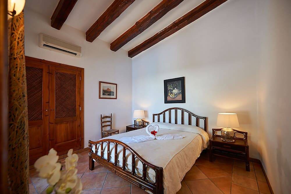 Romantic holiday home on Mallorca with pool and sea views (Villa Deka) in Cala Llamp, Andratx