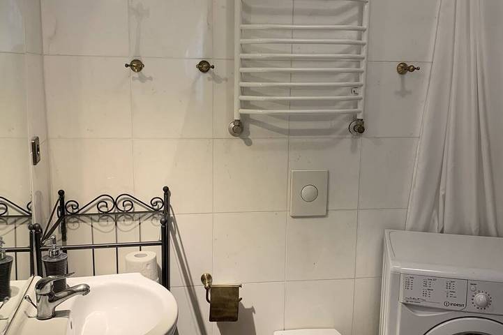 Appartement entier, Old Town Oasis: Artistic 2-Bedroom Gem Residence in the Crown of Barbican Walls in Varsovie Śródmieście, Varsovie