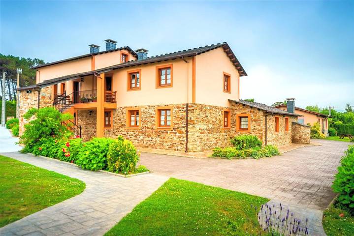 Apartamento de vacaciones para 4 personas, con piscina además de terraza y jardín en Eo-Navia - 2