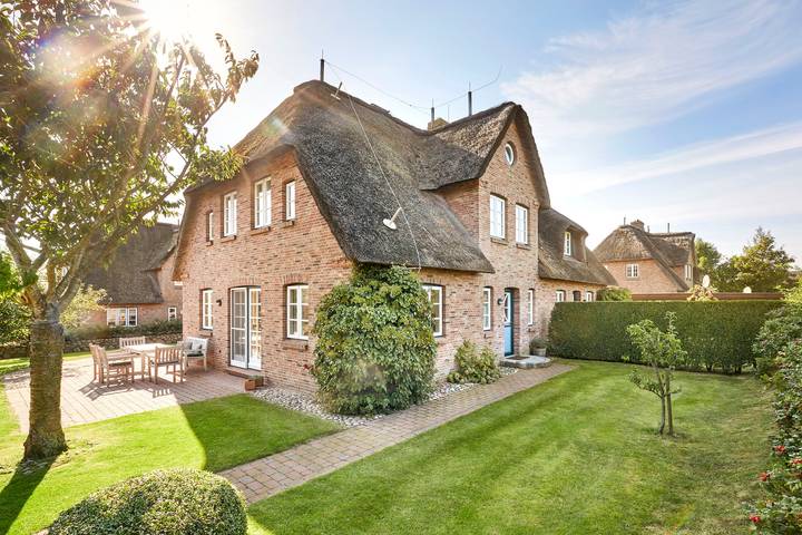 Ferienhaus für 4 Personen, mit Terrasse und Garten sowie Sauna in Utersum