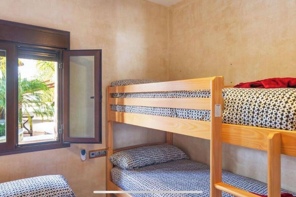 Villa con Piscina de diseño, bar en  piscina, jacuzzi, cama balinesa in El Puerto de Santa María, Costa de la Luz