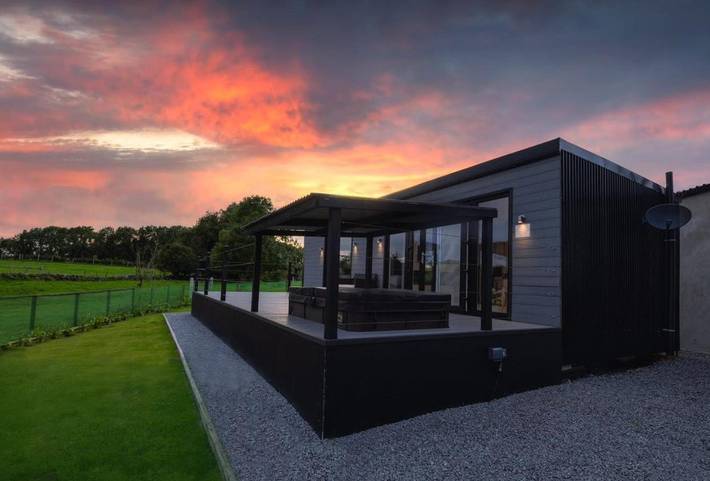 Glamping for 2 people, with Hot tub and Garden as well as View in County Down