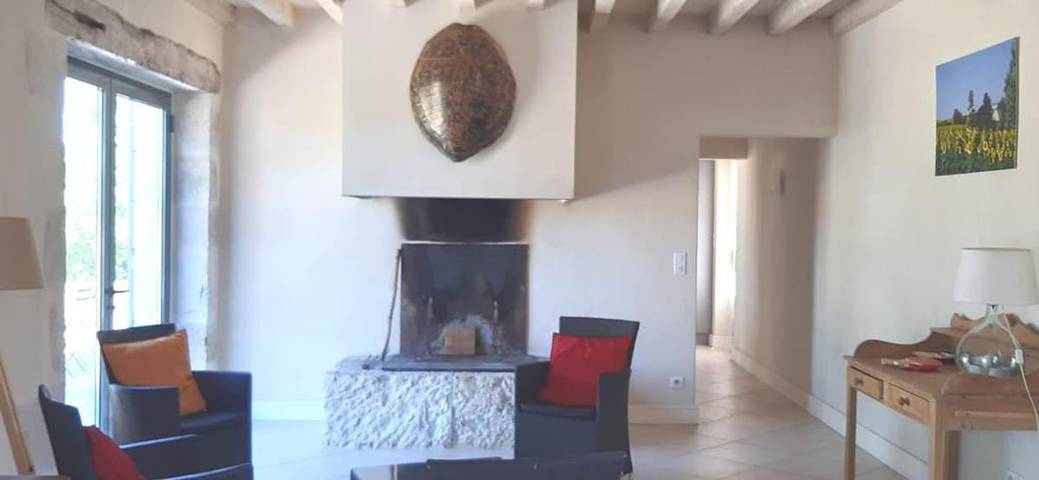 Location de vacances pour 8 personnes, avec terrasse ainsi que vue et piscine à Miradoux - 2