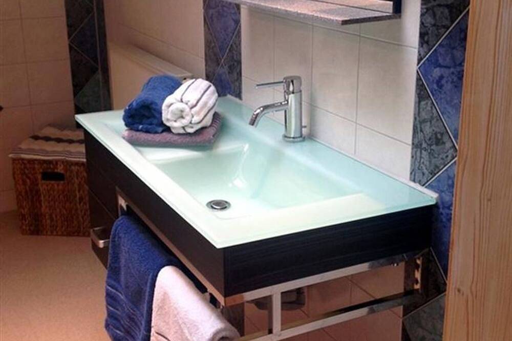 Ganze Wohnung, Dopfer Erich u. Angelika - Ferienwohnung \"Herzerl\", 2 Schlafzimmer,Dusche,Wc in Eisenberg, Bayerisch Schwaben