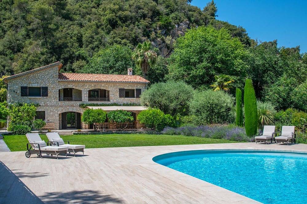 Proche de Nice villa typique en pierres de Vence au calme et spacieuse in Cagnes-sur-Mer, Côte méditerranéenne (France)