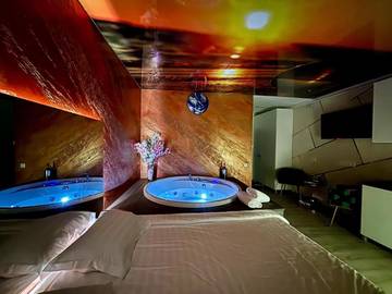 Gîte pour 2 personnes, avec jacuzzi et terrasse dans Baia Mare