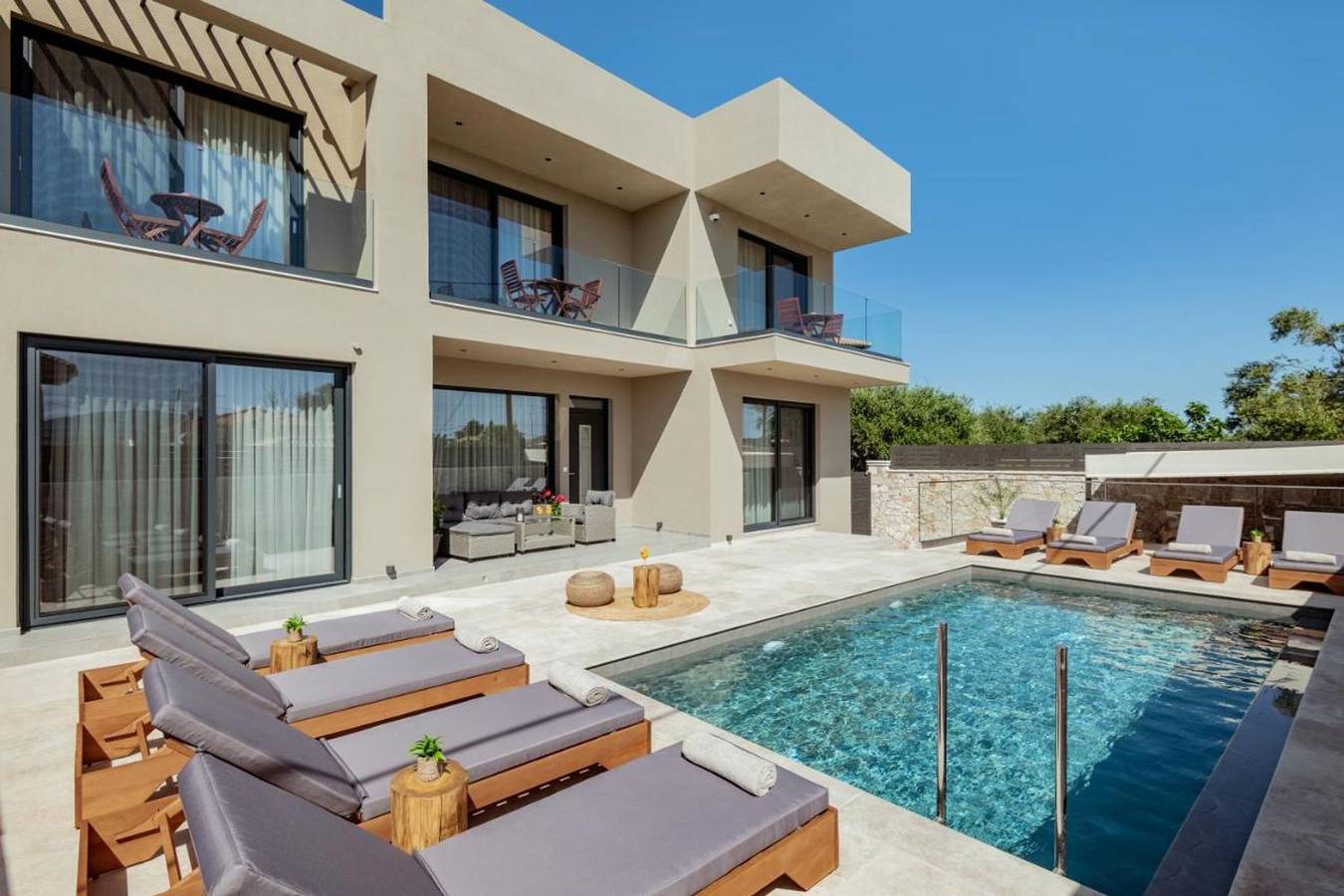 Villa voor 12 personen met balkon in Lithakia, Laganas