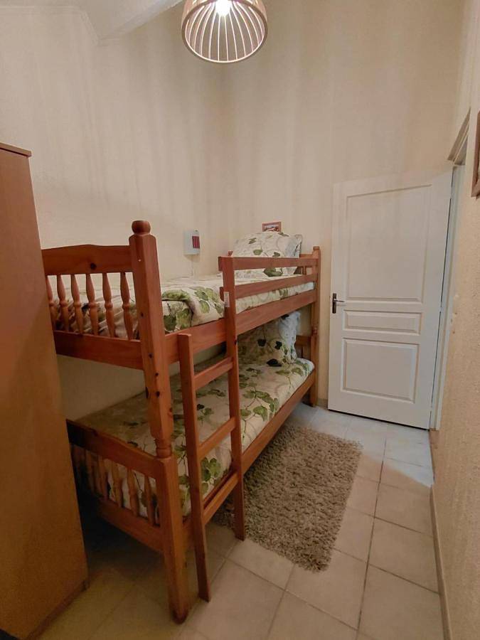 Location de vacances pour 4 personnes, avec jardin et vue à Châtel-Montagne - 2