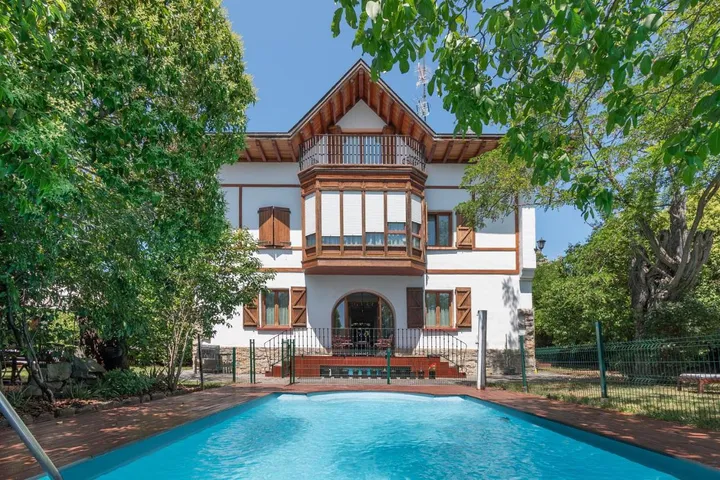 Chalet para 8 personas, con jardín además de piscina y vistas - 1