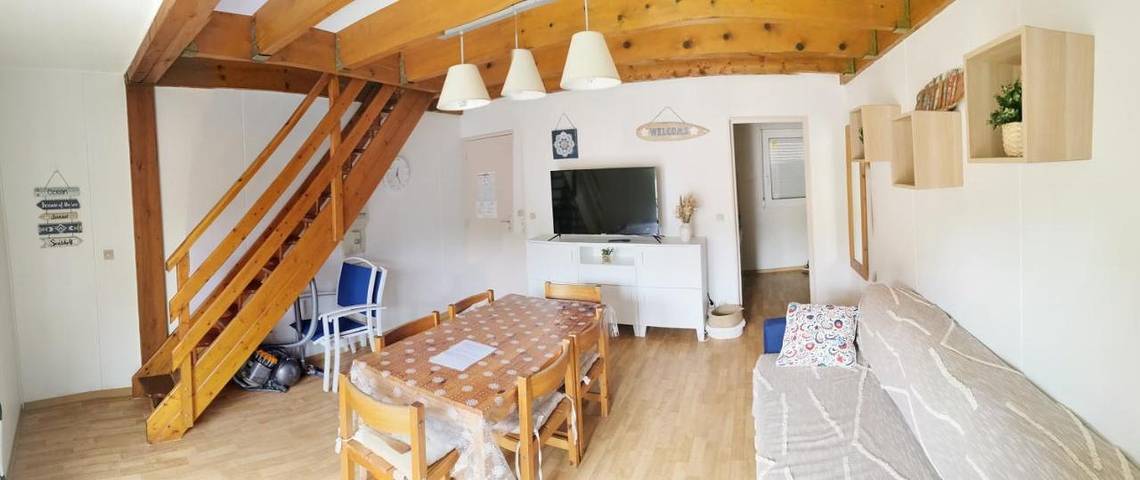 Appartement de vacances pour 5 personnes, avec jardin ainsi que bassin pour enfant et piscine