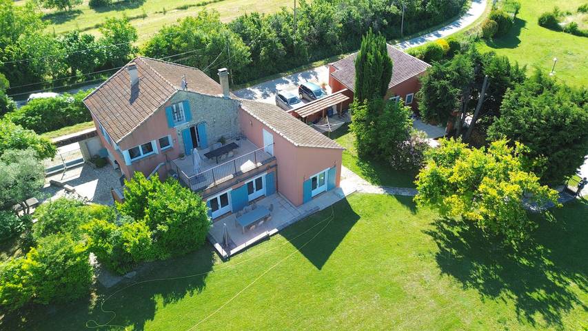 Gîte pour 6 personnes, avec jardin et terrasse à Villedieu - 3