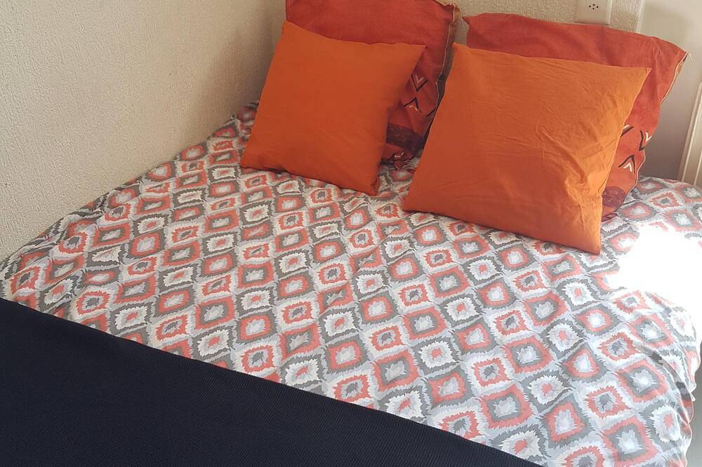 Ganze Wohnung, Kleines freundliches Studio, nahe dem Zentrum von Genf, ruhig in Genf, Genfer See