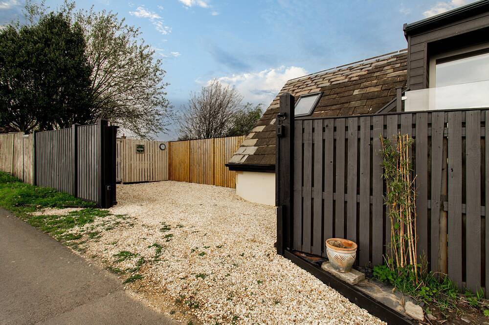 Picturesque Cottage With Views in Wakefield, West Yorkshire