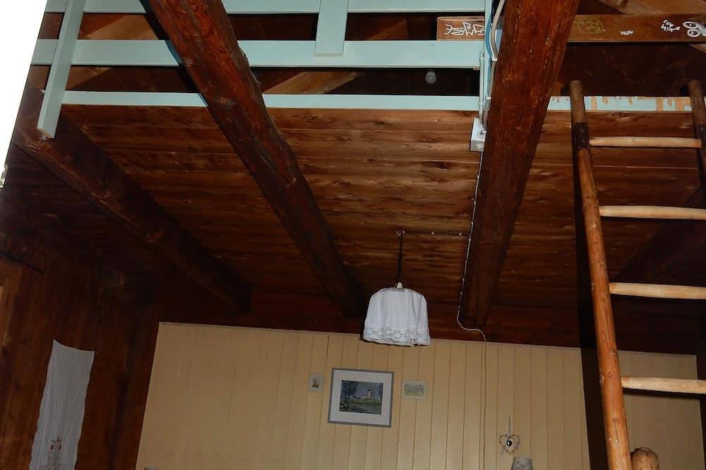 Typical South Tyrolean vacation cottage with garden and terrace in Sarnthein, Sarntal