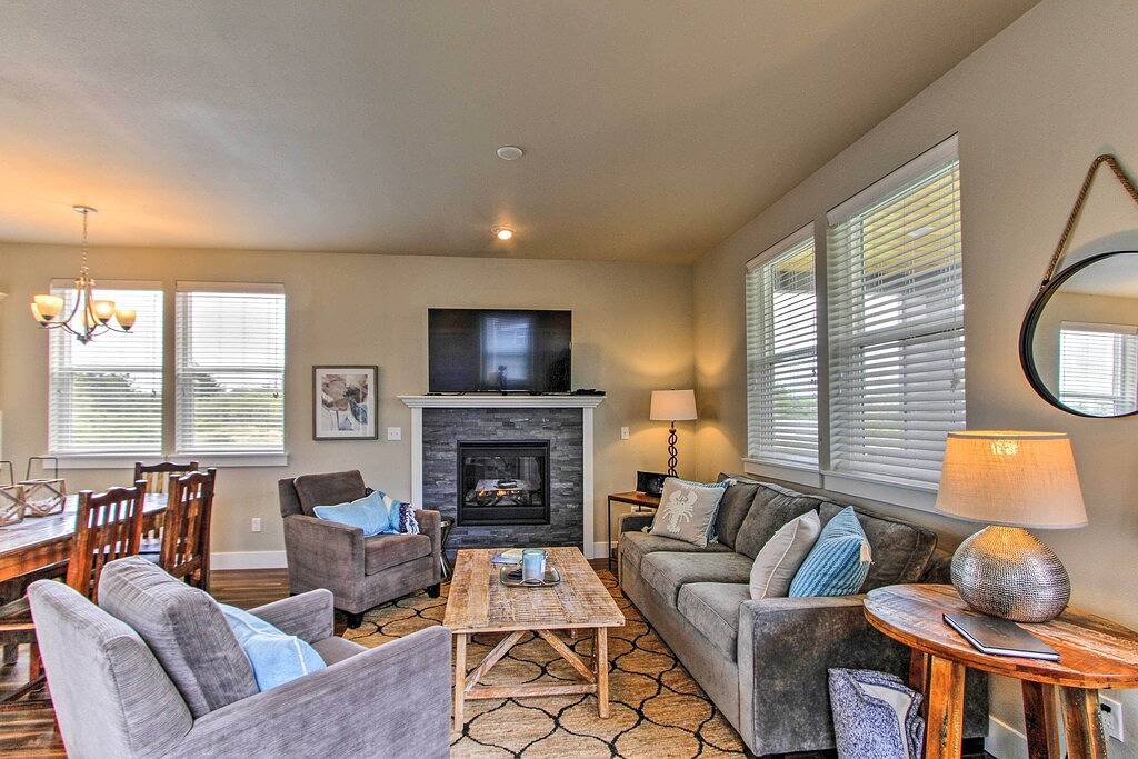 Ocean Shores Home w / Hot Tub - zu Fuß zum Strand, Kanal in Ocean Shores, Grays Harbor County