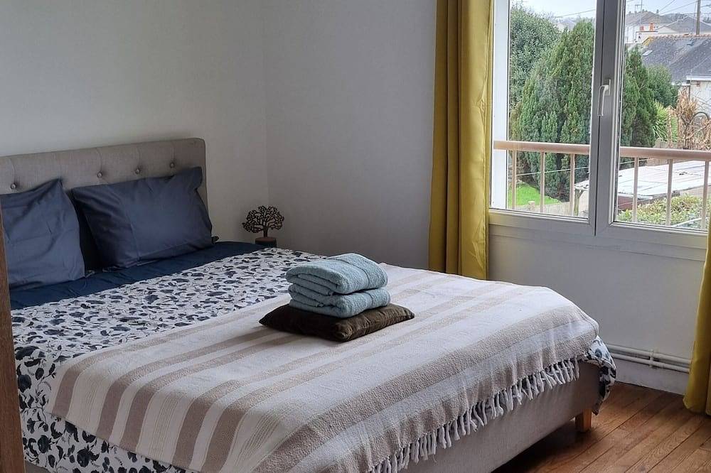 3-bedroom house with enclosed garden 1km from the ocean in Saint-Nazaire, Côte d'Amour