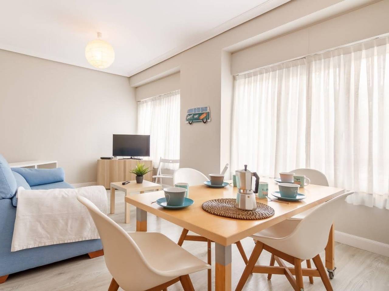 Entire holiday apartment, Charming, next to the Town Hall and the River in Bilbao, Bizkaia