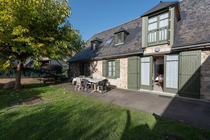 Casa de vacaciones 'Maison Anthian' con terraza privada, jardín privado y Wi-Fi in Arcizans-Avant, Parque nacional de los Pirineos