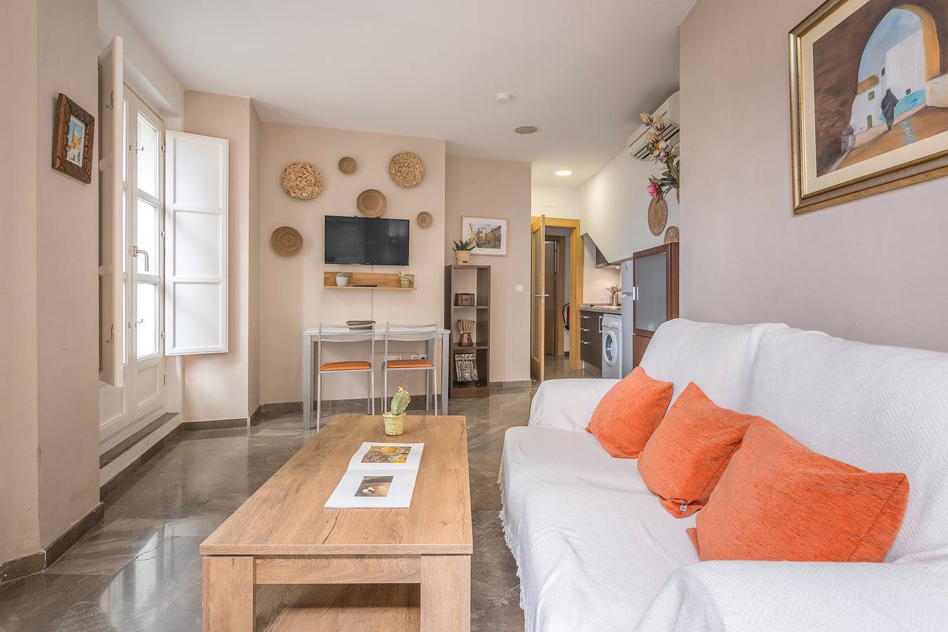 Appartamento intero, Appartamento 'Centrico Apartamento Bajo Albaycín' con Balcone, Wi-Fi e Aria Condizionata in Granada, Provincia di Granada