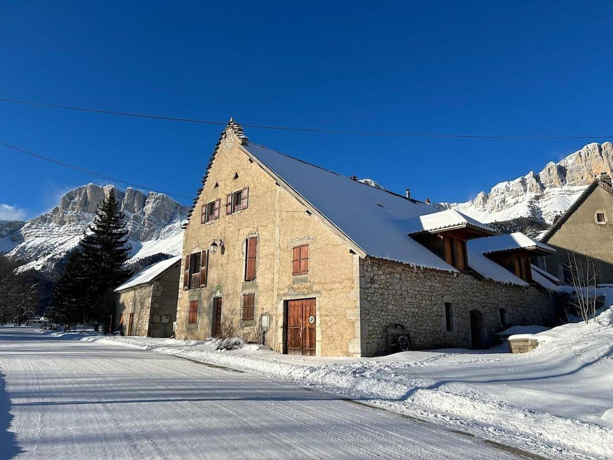 Appartement entier, Gîte 5 chambres avec salle de jeux in Gresse-en-Vercors, Parc naturel régional du Vercors