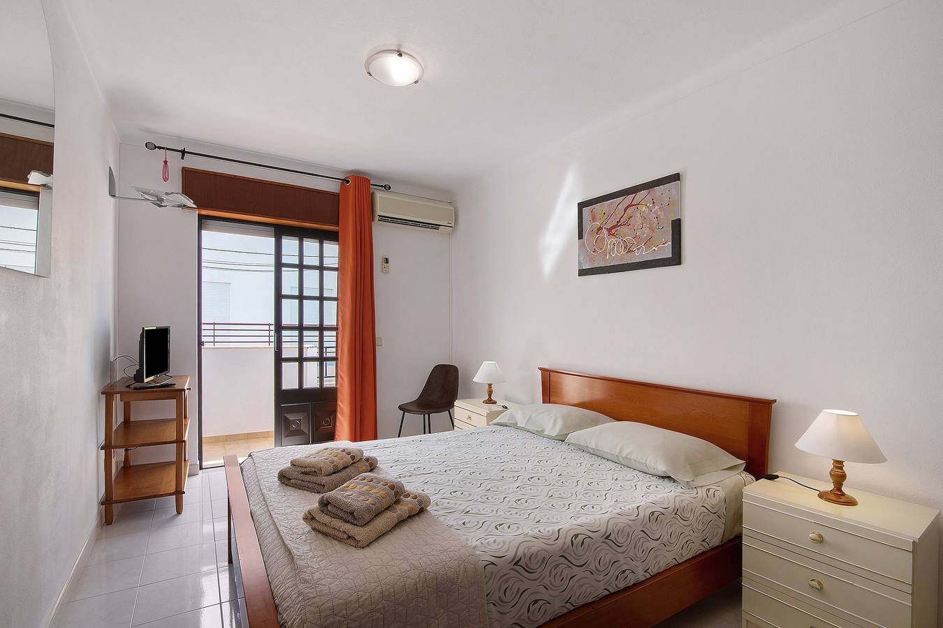 Apartamento entero, Apartamento 'Casa Lagar' con balcón, Wi-Fi y aire acondicionado in Manta Rota, Ria Formosa