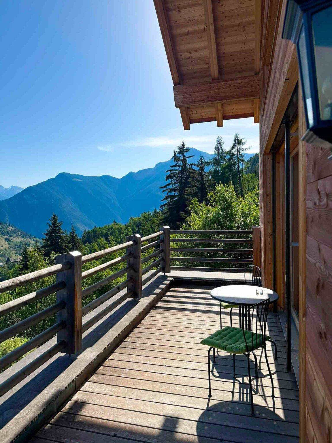 Helles und frisches Chalet in der Nähe der Bisse de Vercorin in Chalais (Schweiz), Walliser Alpen
