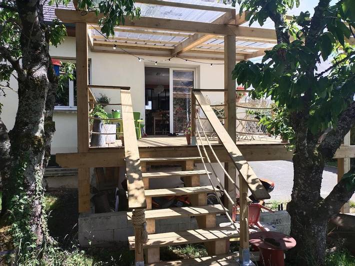 Location de vacances pour 9 personnes, avec Balcon et Terrasse ainsi que Jardin et Vue à Saulces-Monclin