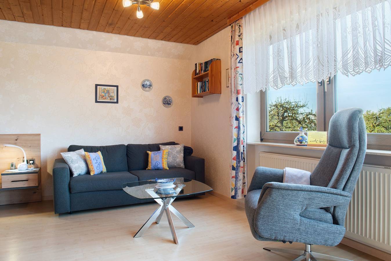 Ganze Wohnung, Ferienwohnung 'Enderle' mit Balkon und Wi-Fi in Uhldingen-Mühlhofen, Region Bodensee-Oberschwaben