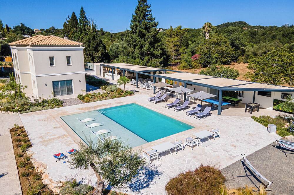 Luxury Villa Rika Corfu with 5 Bedrooms & Pool in Gouvia, Korfu