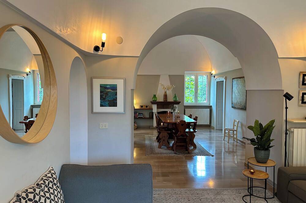 Trullo Villa bellamente renovada con piscina de agua salada in Locorotondo, Region de Bari