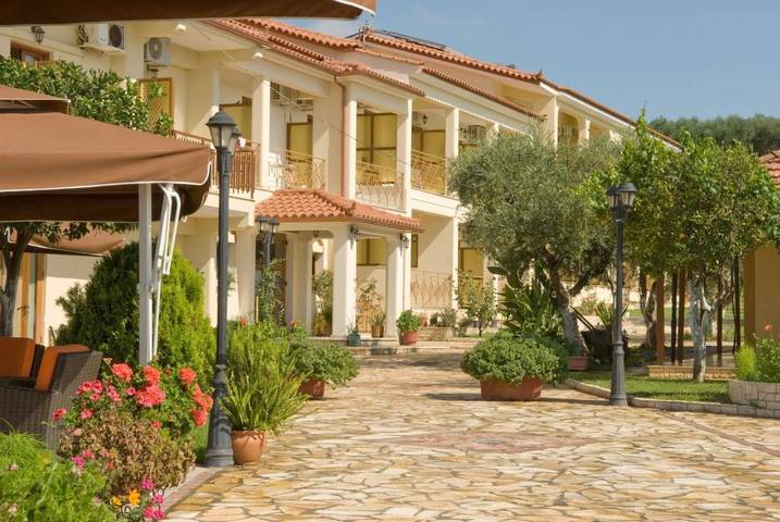 Hotel für 2 Personen, mit Balkon und Terrasse sowie Garten und Ausblick in Agios Ilias