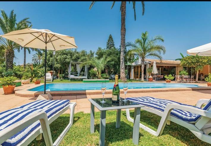 Villa für 20 Personen, mit Kinderpool und Garten, kinderfreundlich in Spanien - 3