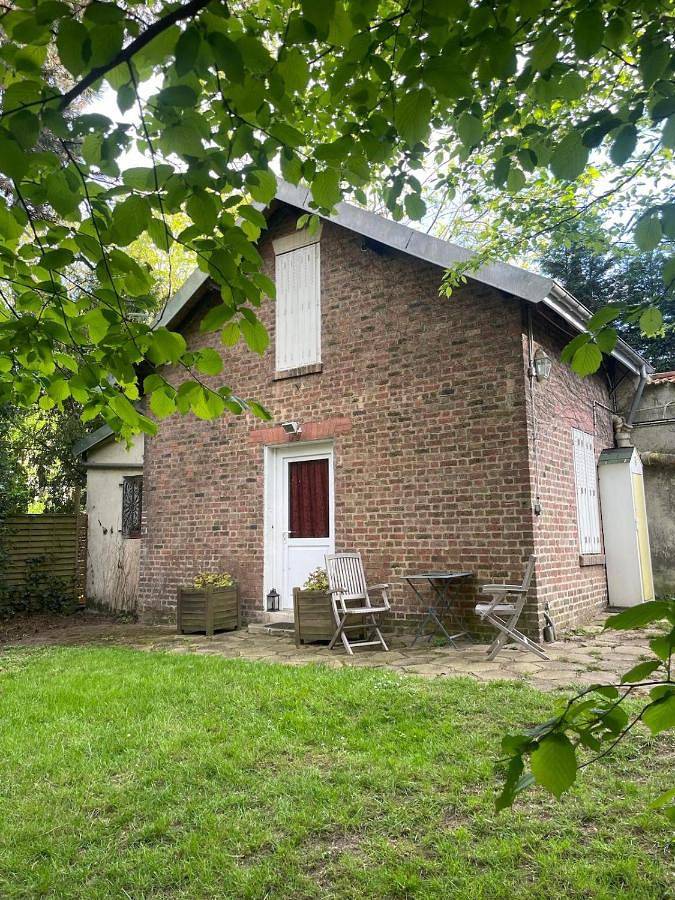 Gîte pour 2 personnes, avec jardin à Garches
