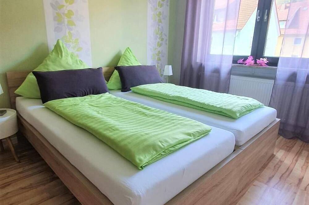 Ganze Wohnung, Fewo 2 An der Rodach - großzügige Wohnung mit tollem Balkon - ideal für Großfamilien in Steinwiesen, Frankenwald