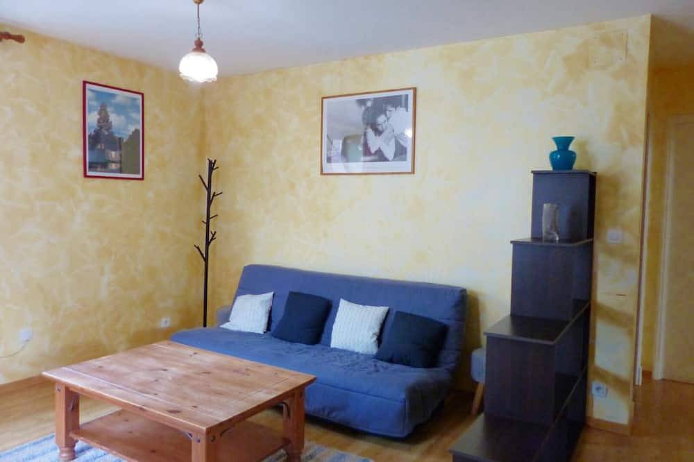Appartement entier, Appartement chaleureux pour randonnées au Pays d'Huriel in Saint-Palais (Allier), Région de Montluçon
