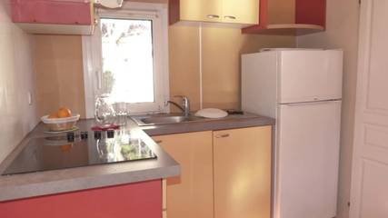 Camping pour 4 Personnes dans La Bergerie, Hyeres, Photo 3