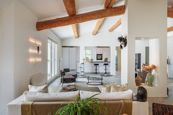 A Little Paradise – Your Guest Room in a Local Home in Rustrel, Parc naturel régional du Luberon