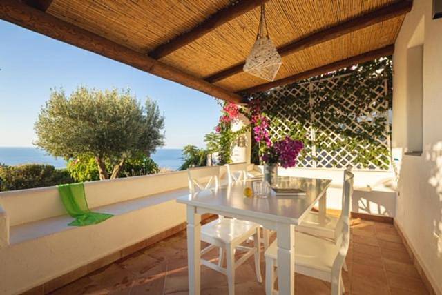 Ferienhaus für 5 Personen, mit Ausblick und Garten auf den Liparische Inseln - 3