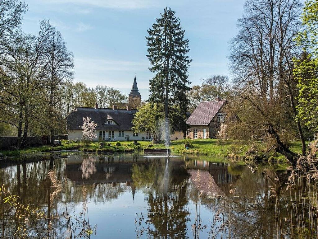 Grüne Kate am Schwanenteich in Lassan, Vorpommern Greifswald