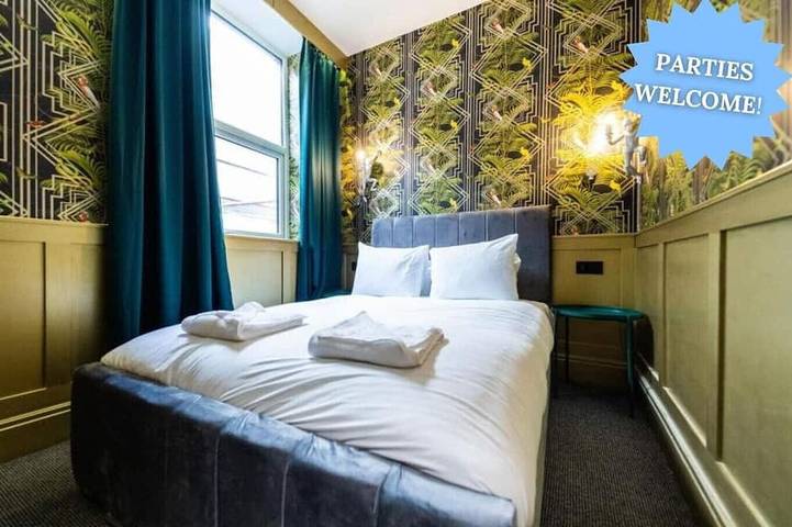 Glamping for 8 people in Blackpool