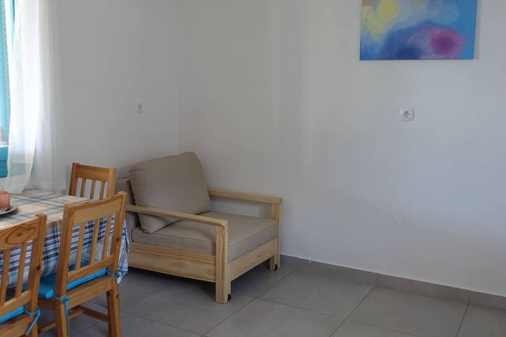 Appartement entier, Apartment in vacation home directly by the sea, with large covered terrace in Région de l'Attique