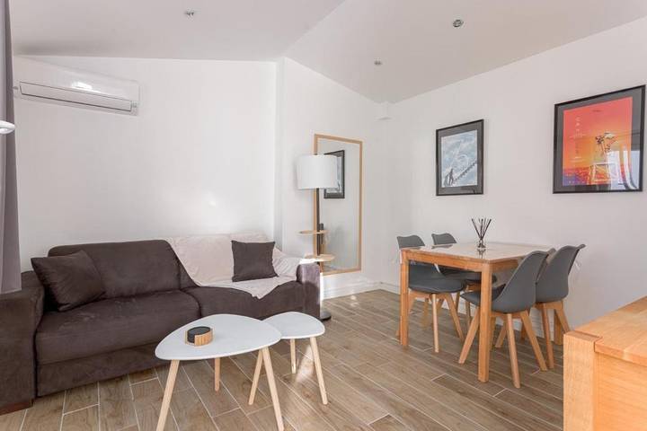 Gîte pour 2 personnes, avec balcon dans Palais Des Festivals Et Des Congres - 2