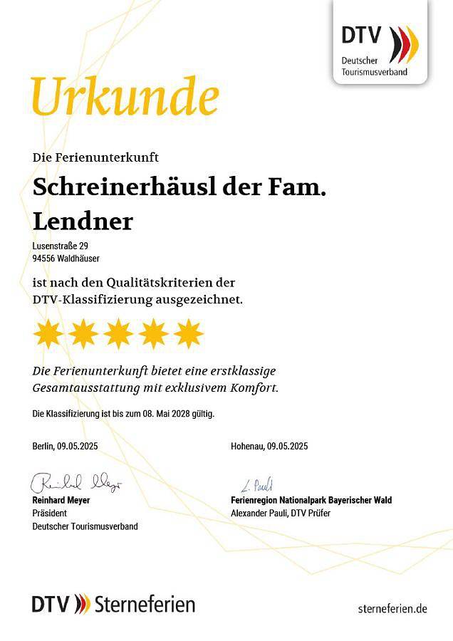 Schreinerhäusl - Ferienhaus Schreinerhäusl (120qm) mit Infrarotkabine, Galerie und herrlicher Aussicht in Neuschönau, Ostbayern