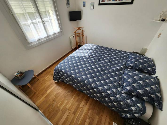 Gîte pour 2 personnes, avec vue et jardin à La Bazoge