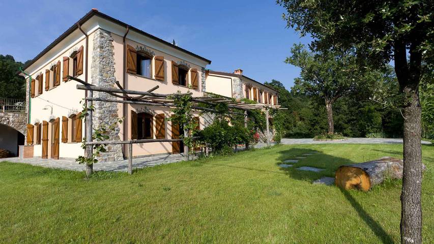 Villa Arbeio 8+6, Emma Villas in Varese Ligure, Provincia di La Spezia